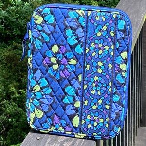 Vera Bradley Tablet Case in Indigo Pop NWOT
